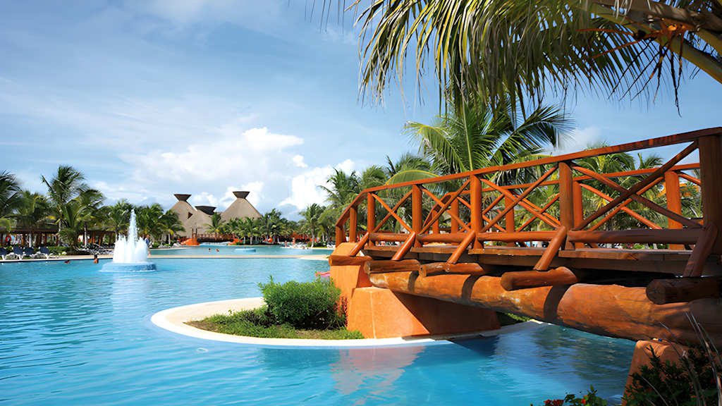 Barcelo Maya Colonial