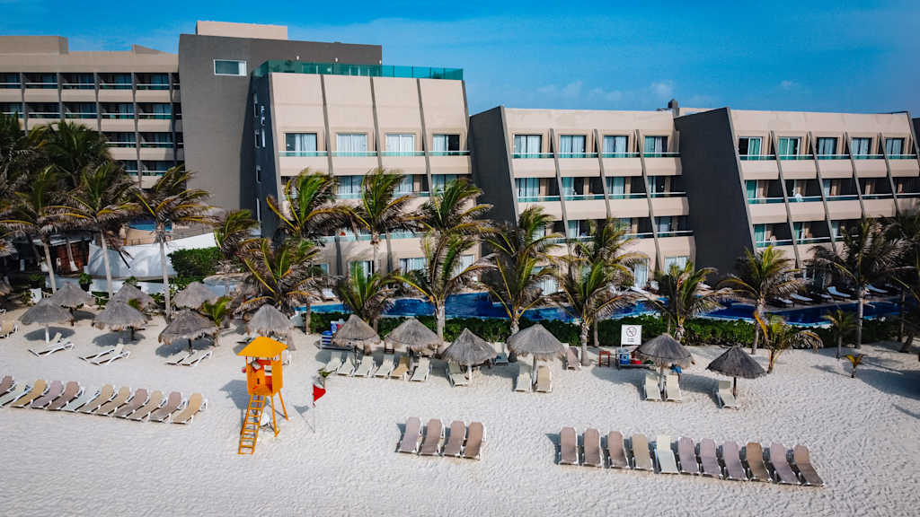 Flamingo Cancun Resort