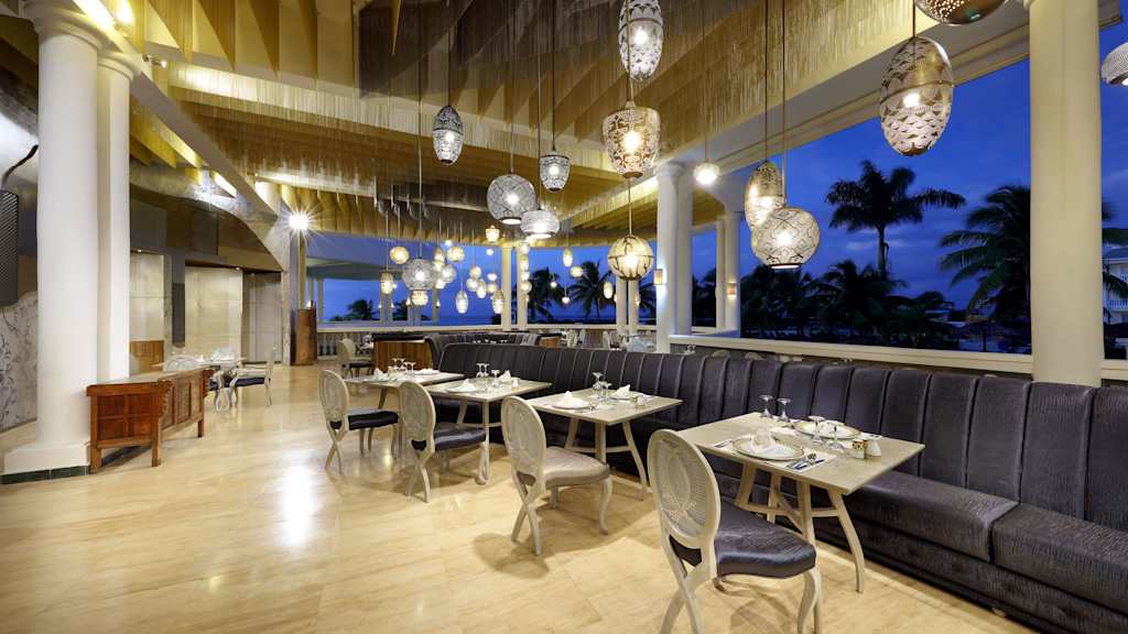 Grand Palladium Lady Hamilton Resort & Spa