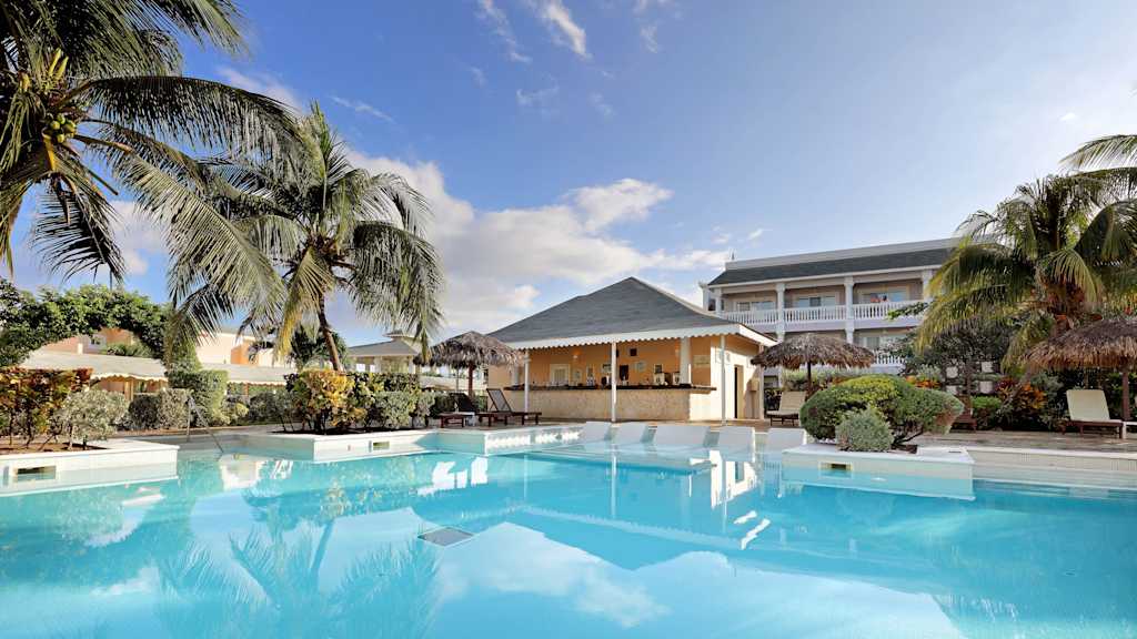 Grand Palladium Lady Hamilton Resort & Spa