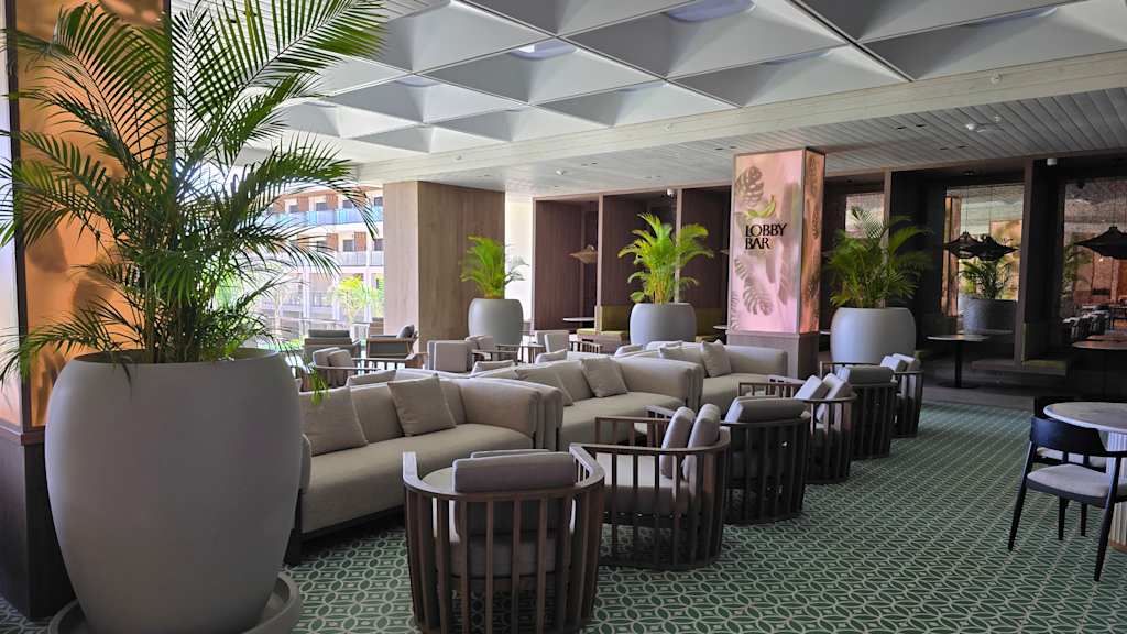 Serenade Caribe Club