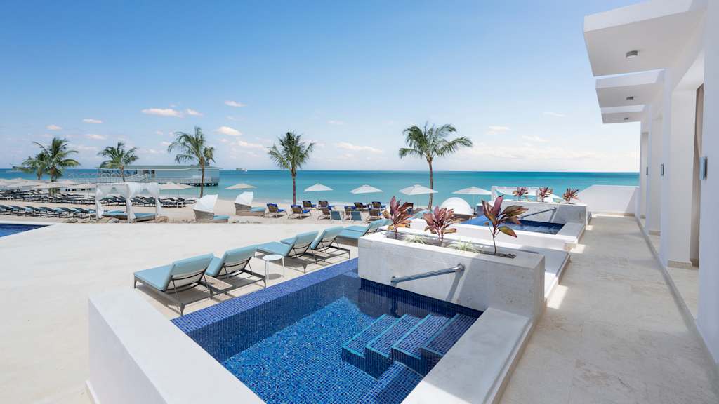 Royalton CHIC Antigua An Autograph Collection All-Inclusive Resort – Adults Only