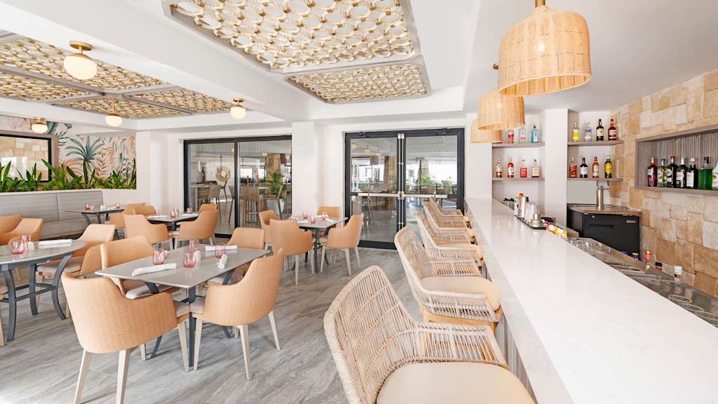Royalton CHIC Antigua An Autograph Collection All-Inclusive Resort – Adults Only