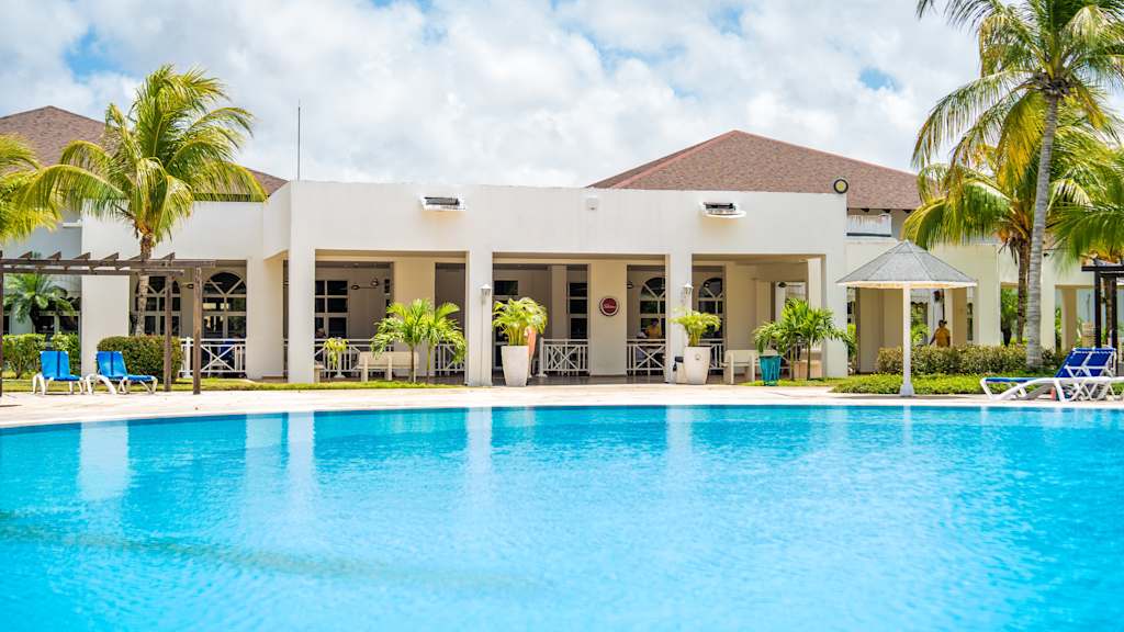 Memories Caribe Beach Resort
