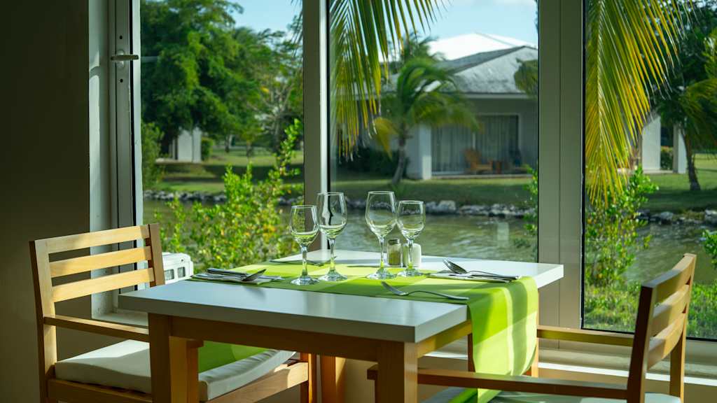 Memories Caribe Beach Resort
