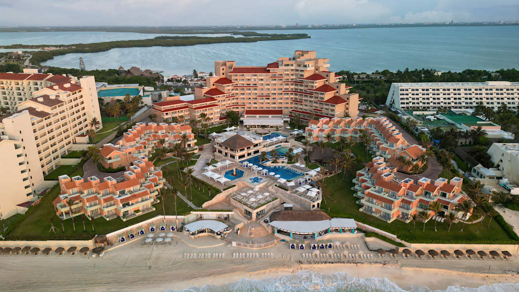 Wyndham Grand Cancun All Inclusive Resort and Villas 