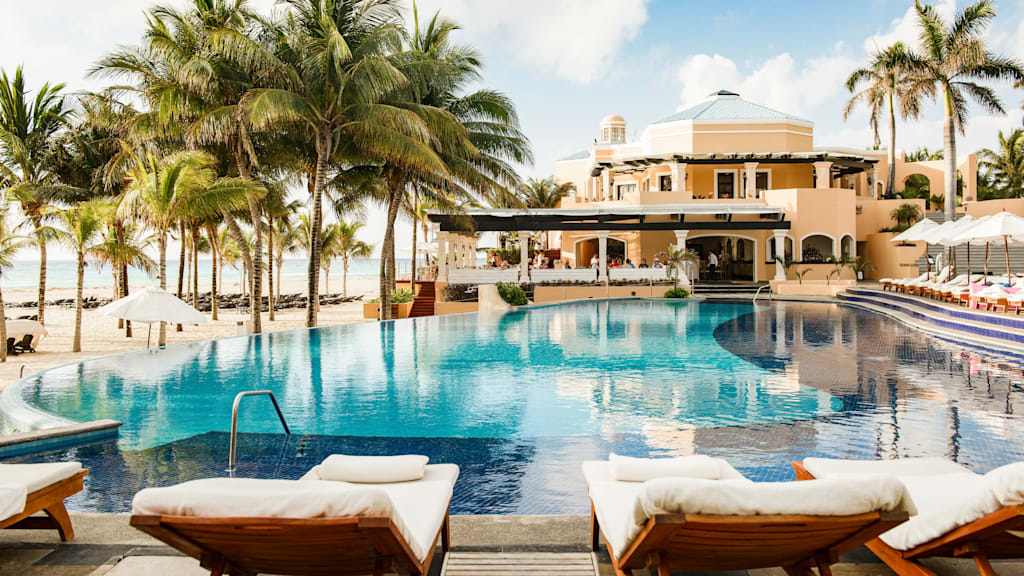 Royal Hideaway Playacar