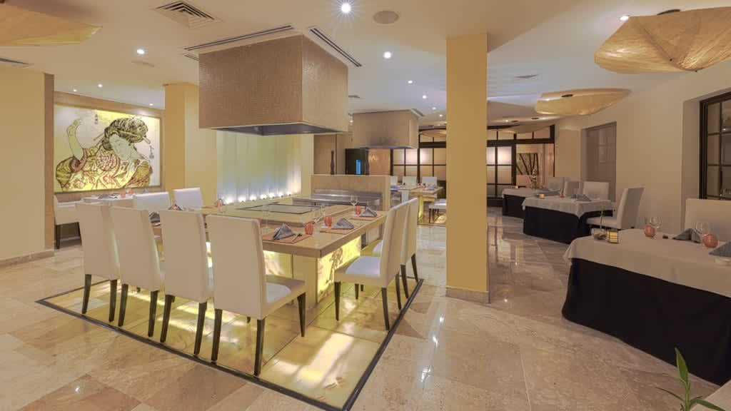 Royal Hideaway Playacar