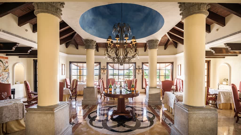 Royal Hideaway Playacar