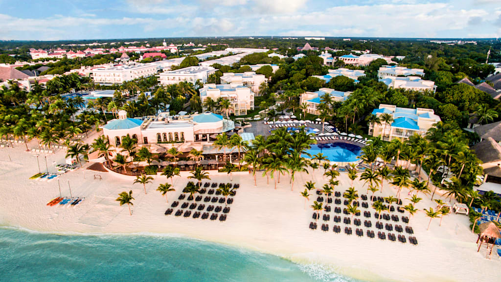 Royal Hideaway Playacar
