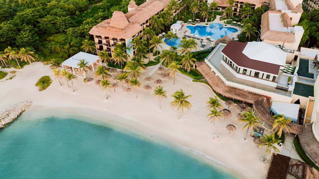 Catalonia Yucatan Beach 