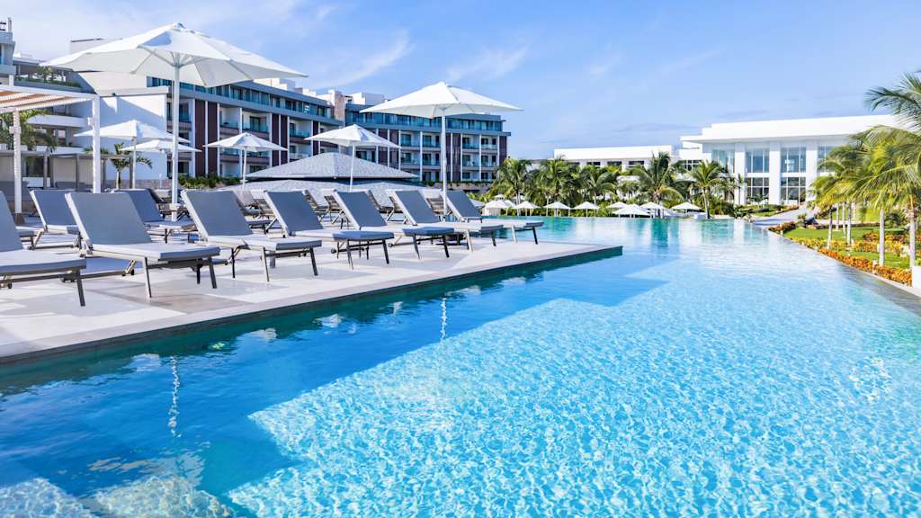 Majestic Elegance Costa Mujeres