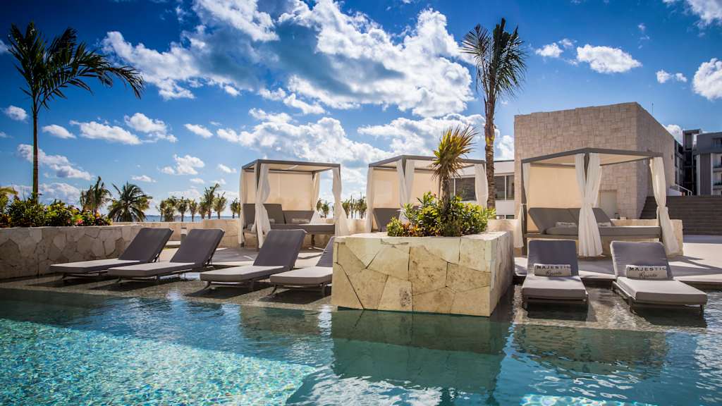 Majestic Elegance Costa Mujeres