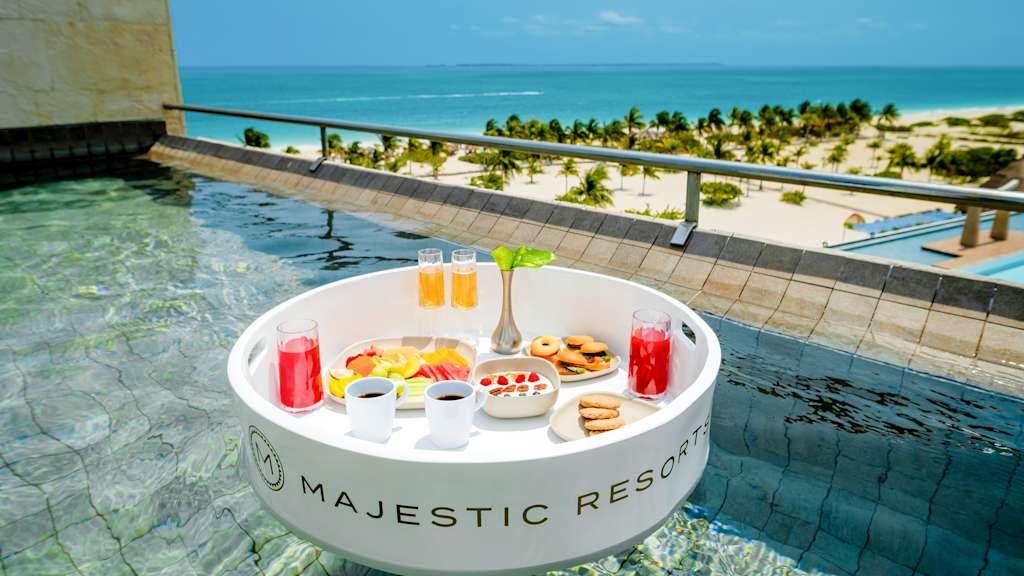 Majestic Elegance Costa Mujeres