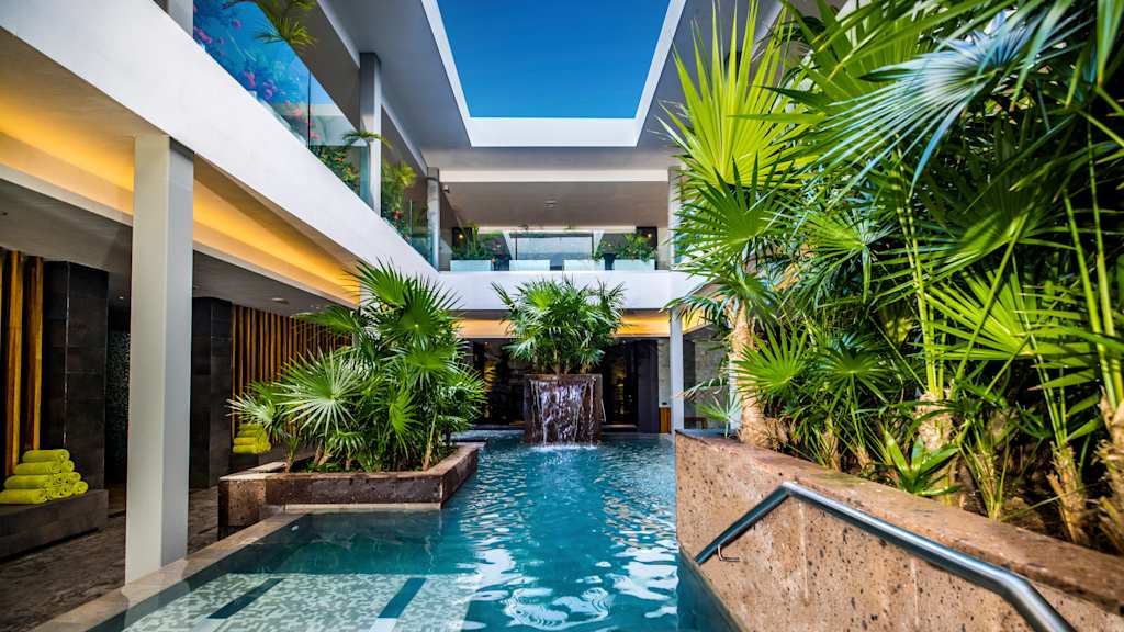 Majestic Elegance Costa Mujeres
