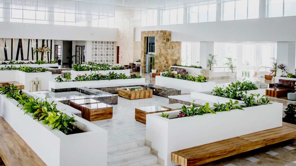Majestic Elegance Costa Mujeres