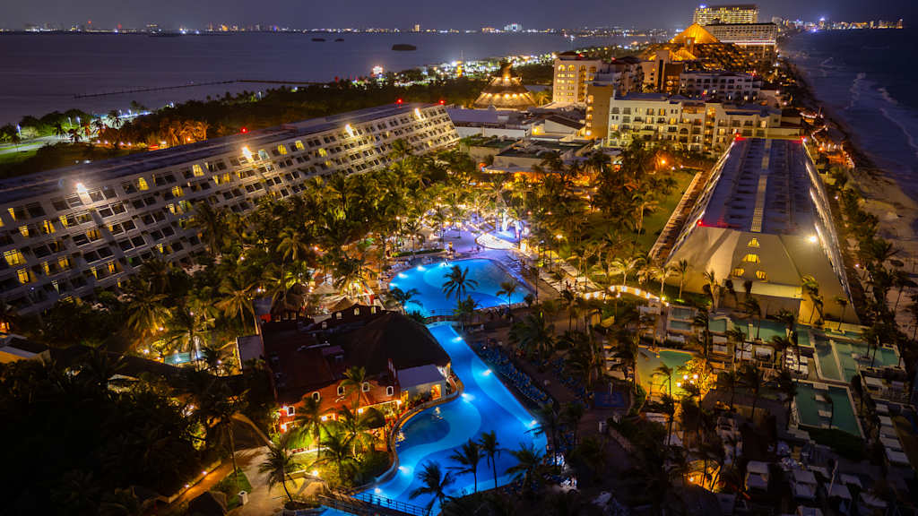 The Grand Oasis Cancun