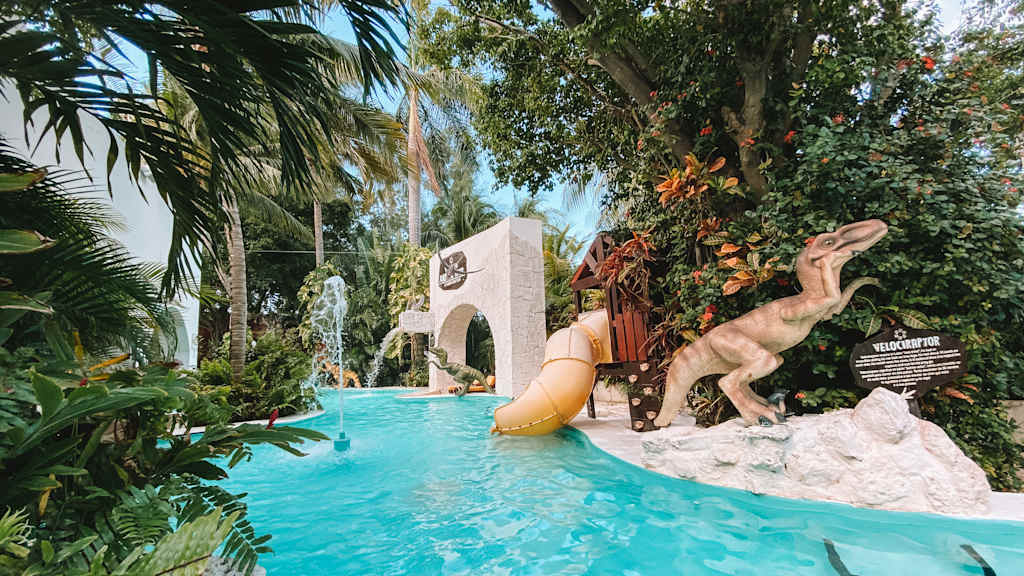 Grand Oasis Palm
