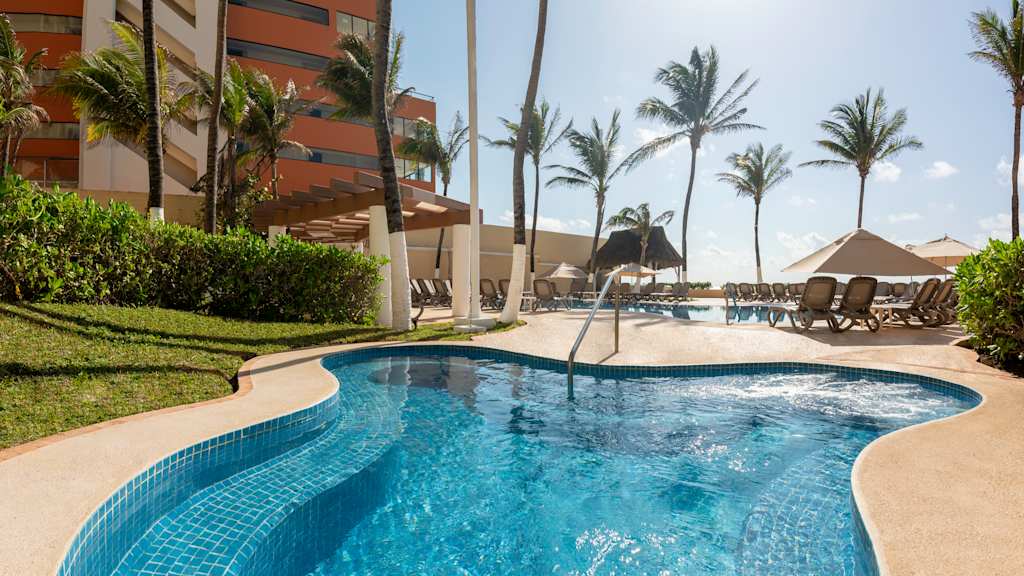 GR Solaris Cancun