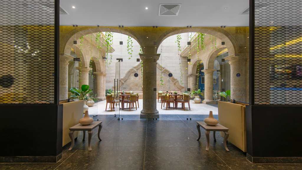 Palacio De Los Corredores 