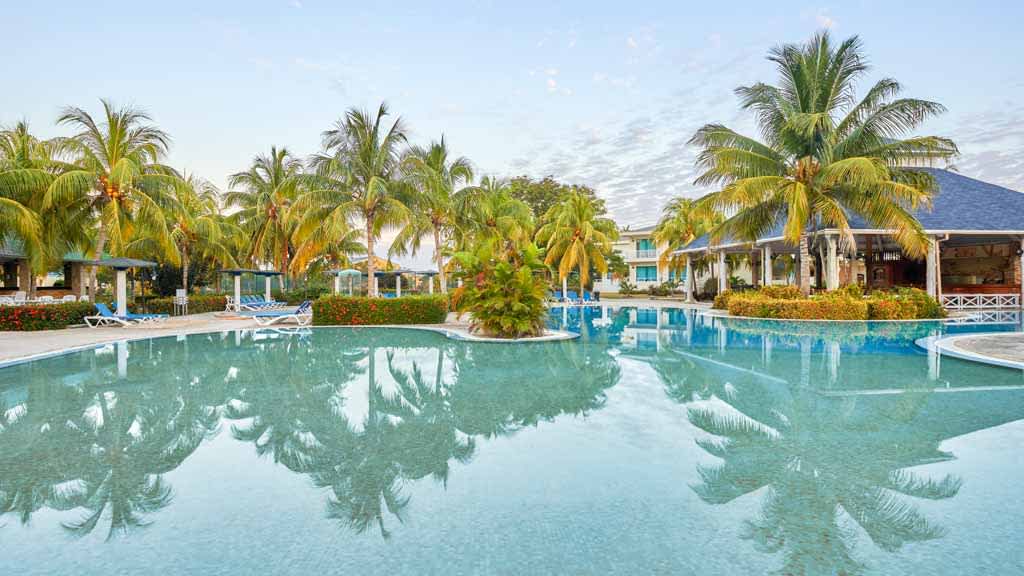Aston Costa Verde Beach Resort