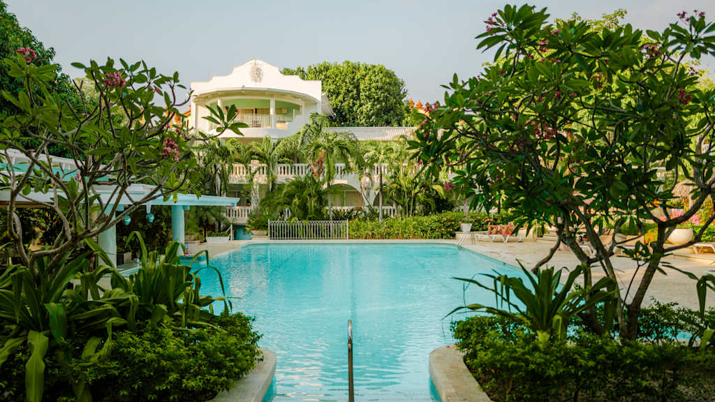 Tamarindo Diria Beach Resort