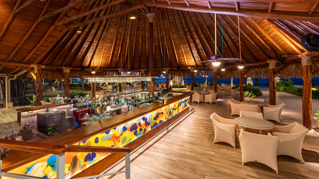 Tamarindo Diria Beach Resort