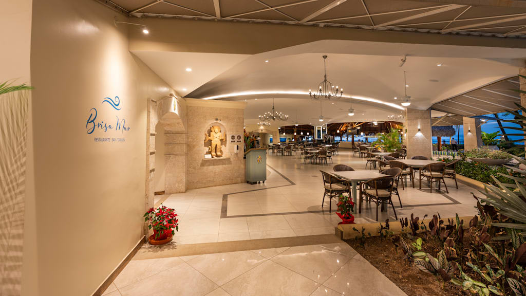 Tamarindo Diria Beach Resort