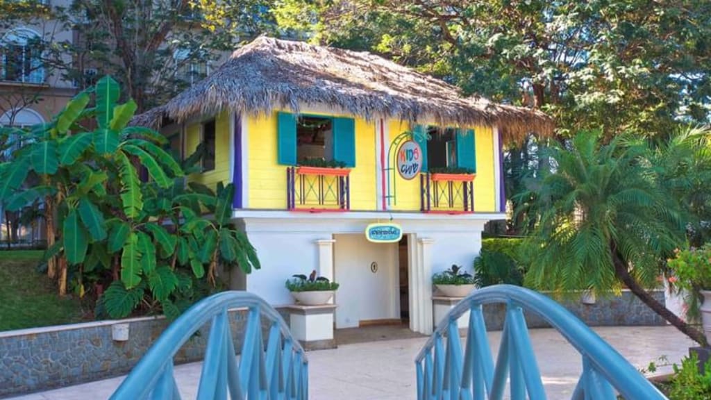 Tamarindo Diria Beach Resort