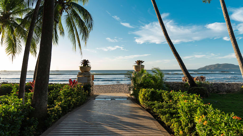Tamarindo Diria Beach Resort