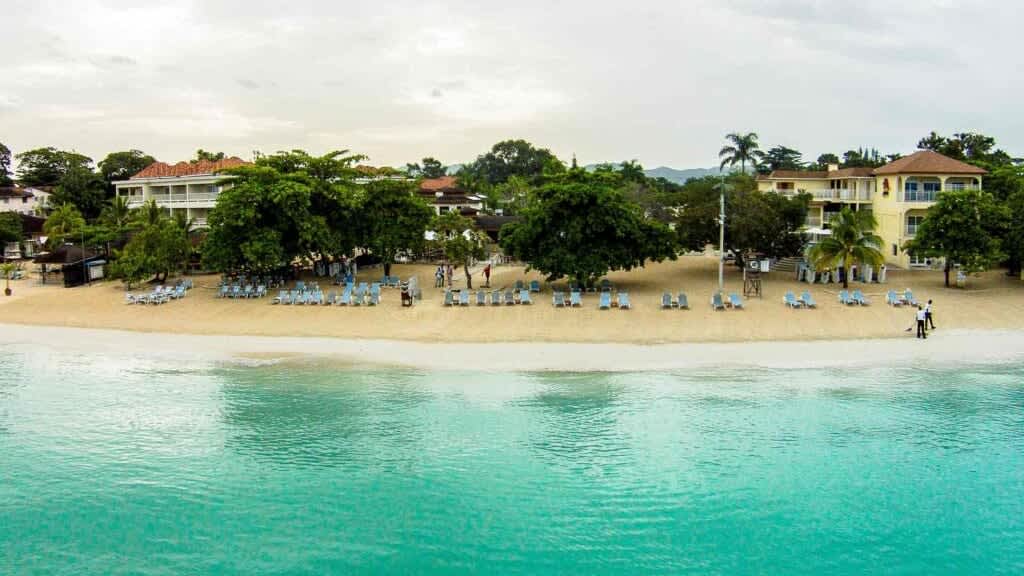 Coco La Palm Seaside Resort