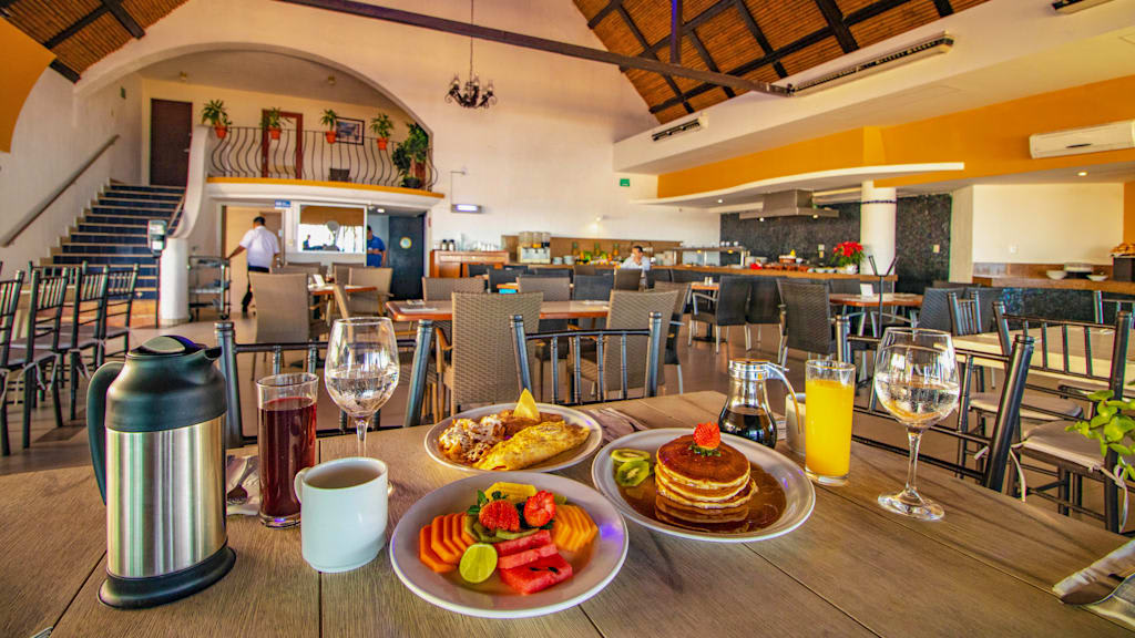 Luna Palace Hotel and Suites