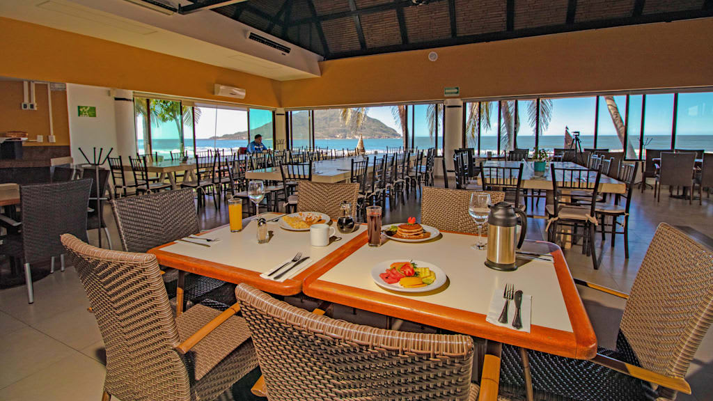 Luna Palace Hotel and Suites