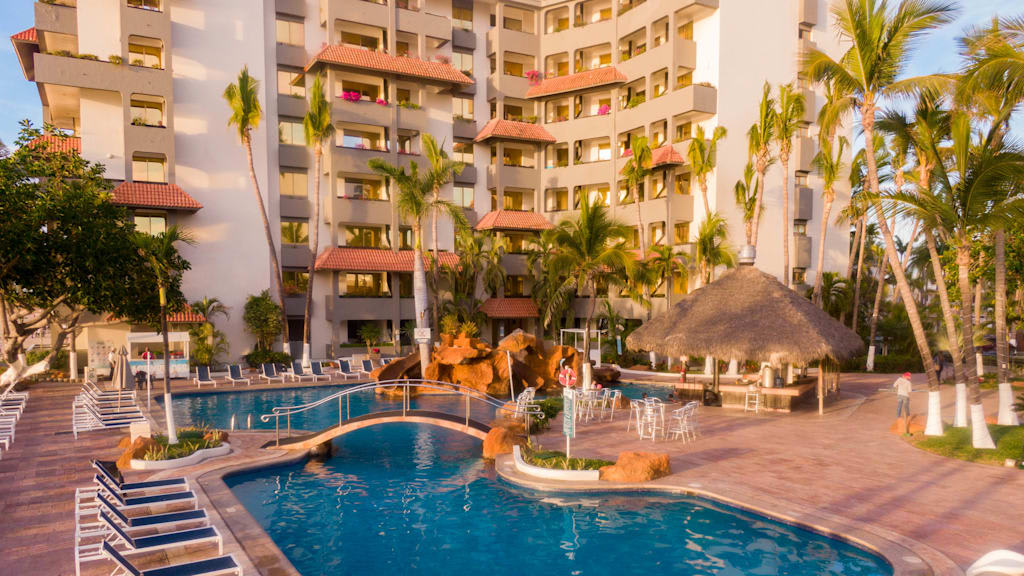 Luna Palace Hotel and Suites
