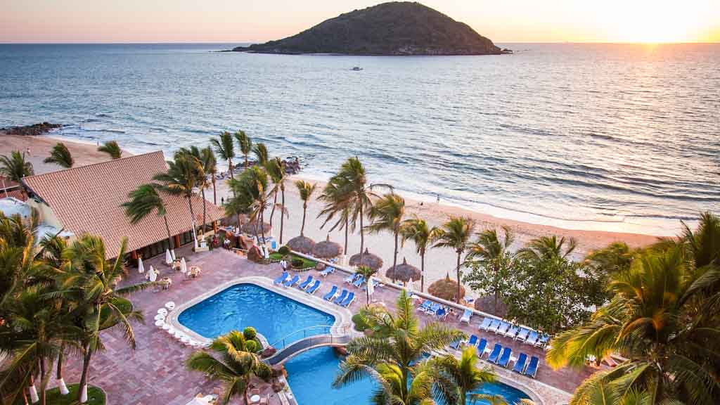 Luna Palace Hotel and Suites