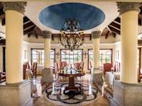 Royal Hideaway Playacar