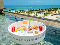 Majestic Elegance Costa Mujeres