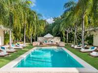 Blue Diamond Luxury Boutique Hotel