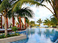 Gran Muthu Almirante Beach