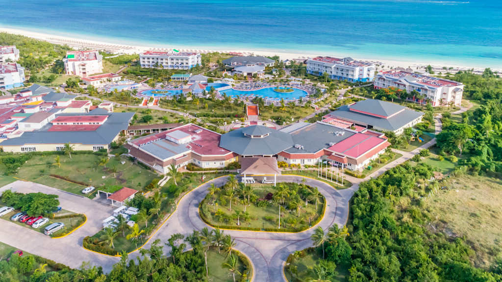 Memories Flamenco Beach Resort