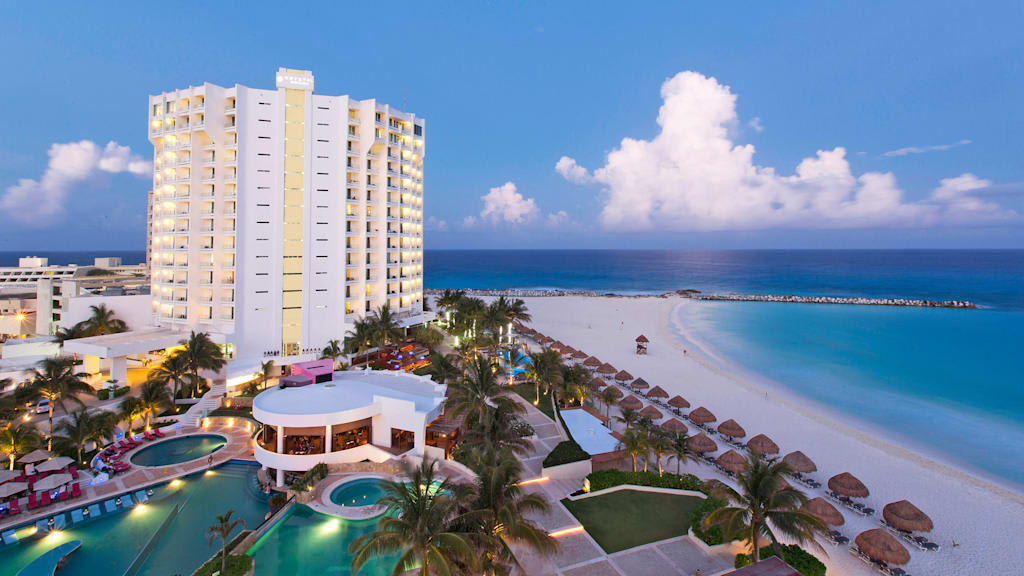 Krystal Grand Cancun