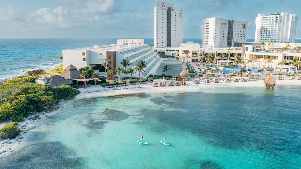 Turquoize Adult Tower at Hyatt Ziva Cancun