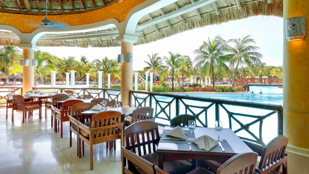 Grand Palladium Colonial Resort & Spa