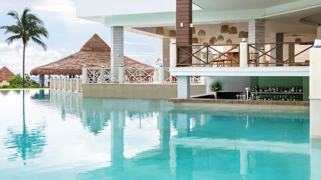 Hyatt Ziva Riviera Cancun (available until October 17, 2024)