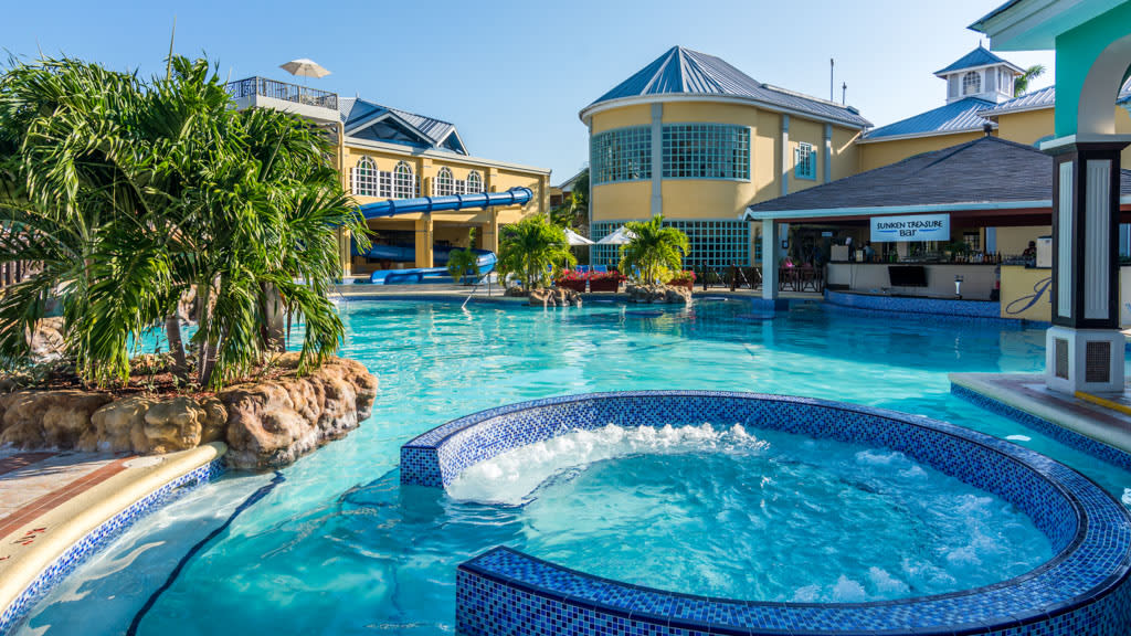 Jewel Paradise Cove Resort and Spa 