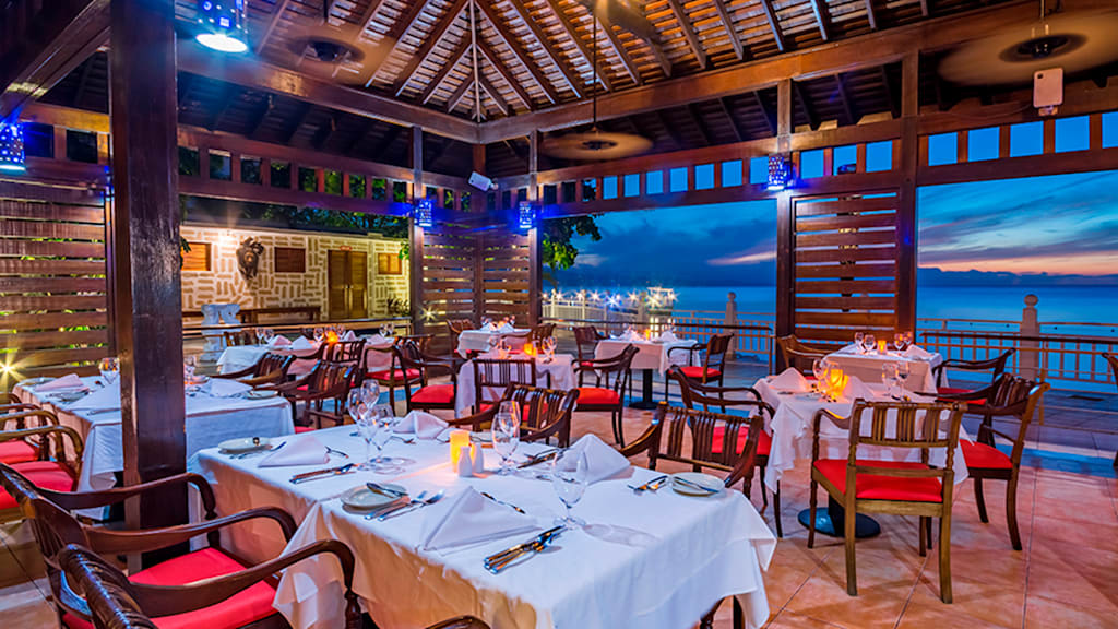 Grand Decameron Montego Beach, A Trademark All-Inclusive Resort