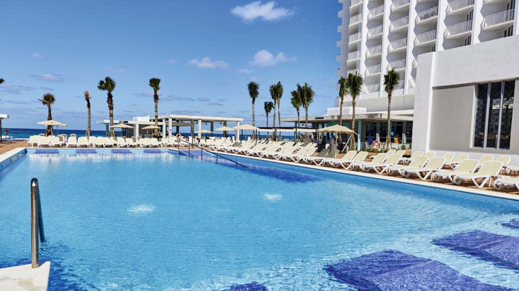 Riu Palace Paradise Island