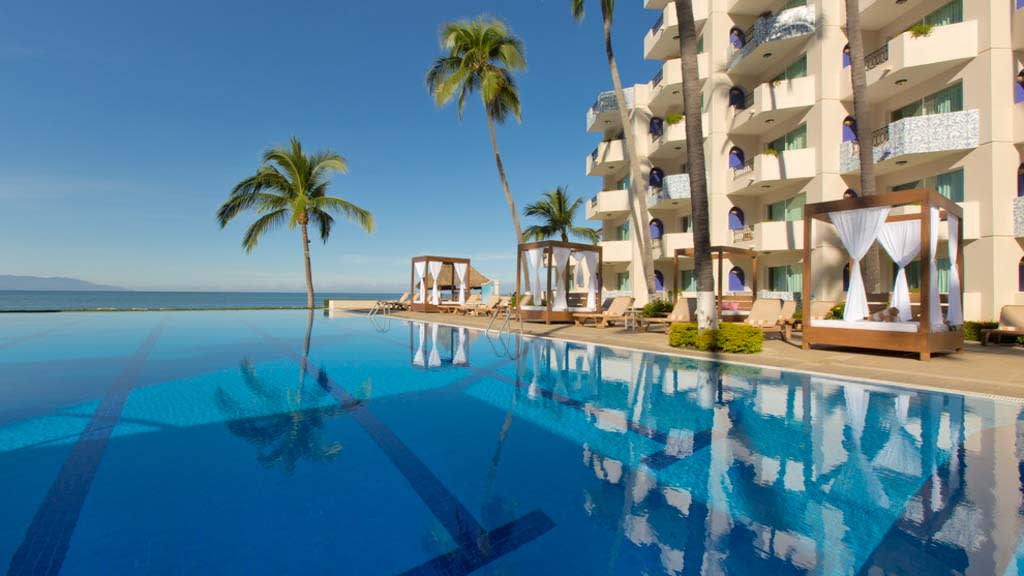 Crown Paradise Golden Puerto Vallarta