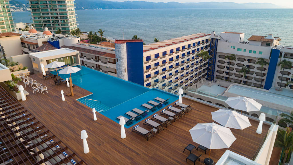 Crown Paradise Golden Puerto Vallarta