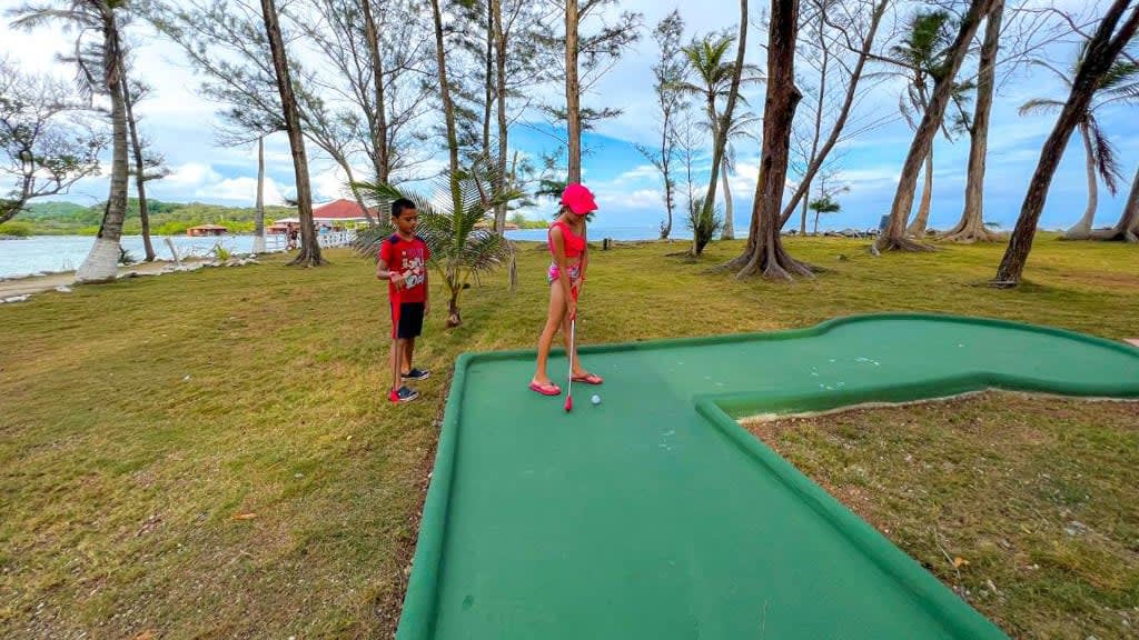 Fantasy Island Beach Resort, Dive and Marina